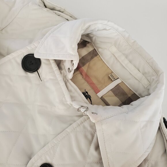 Burberry Mid-Length White Quilted Coat - Picture 10 of 11